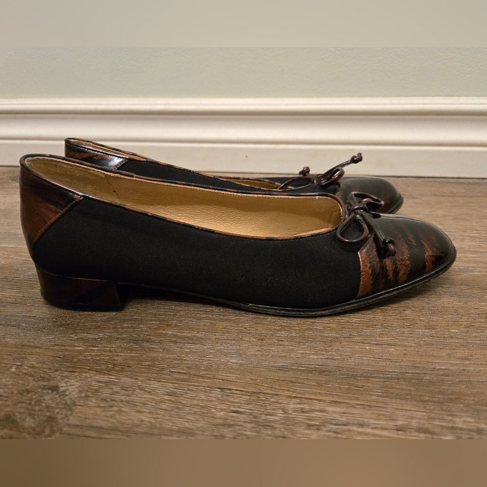 Stewart Weitzman Ballet Flats Size 8 Black/Tiger Pattern Patent Leather Accents